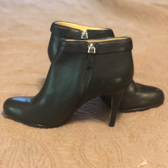VEUC Coach Black Leather Bootie Size 7.5 - Picture 4 of 5